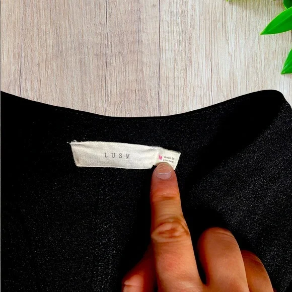 LUSH Black Tunic (M) - Picture 4 of 5